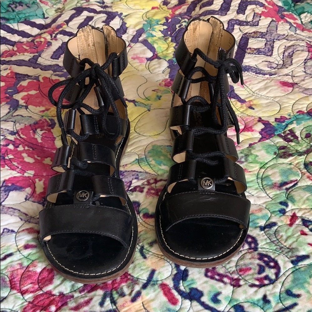 Blk gladiator style sandals